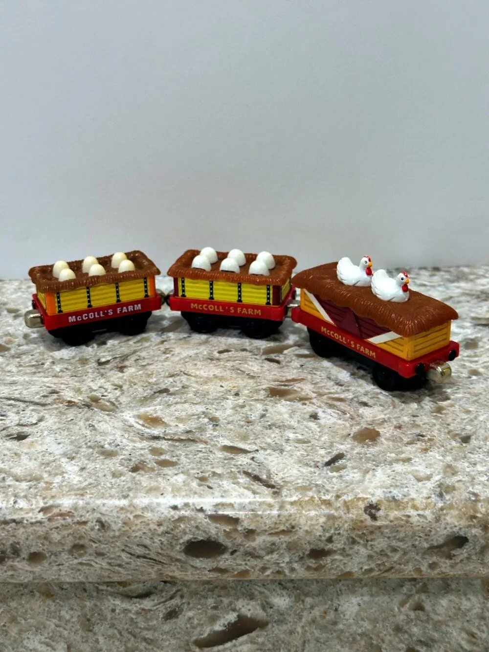 Thomas & Friends McColls Farm Chicken Egg Cargo Cars 2008 Take Along NO SOUND